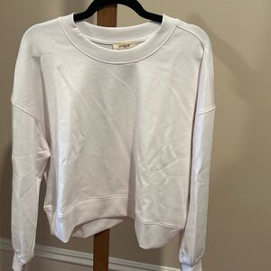 UMGEE #60 - NWT Butter Soft Women's off White Crewneck Sweatshirt (bin S5)